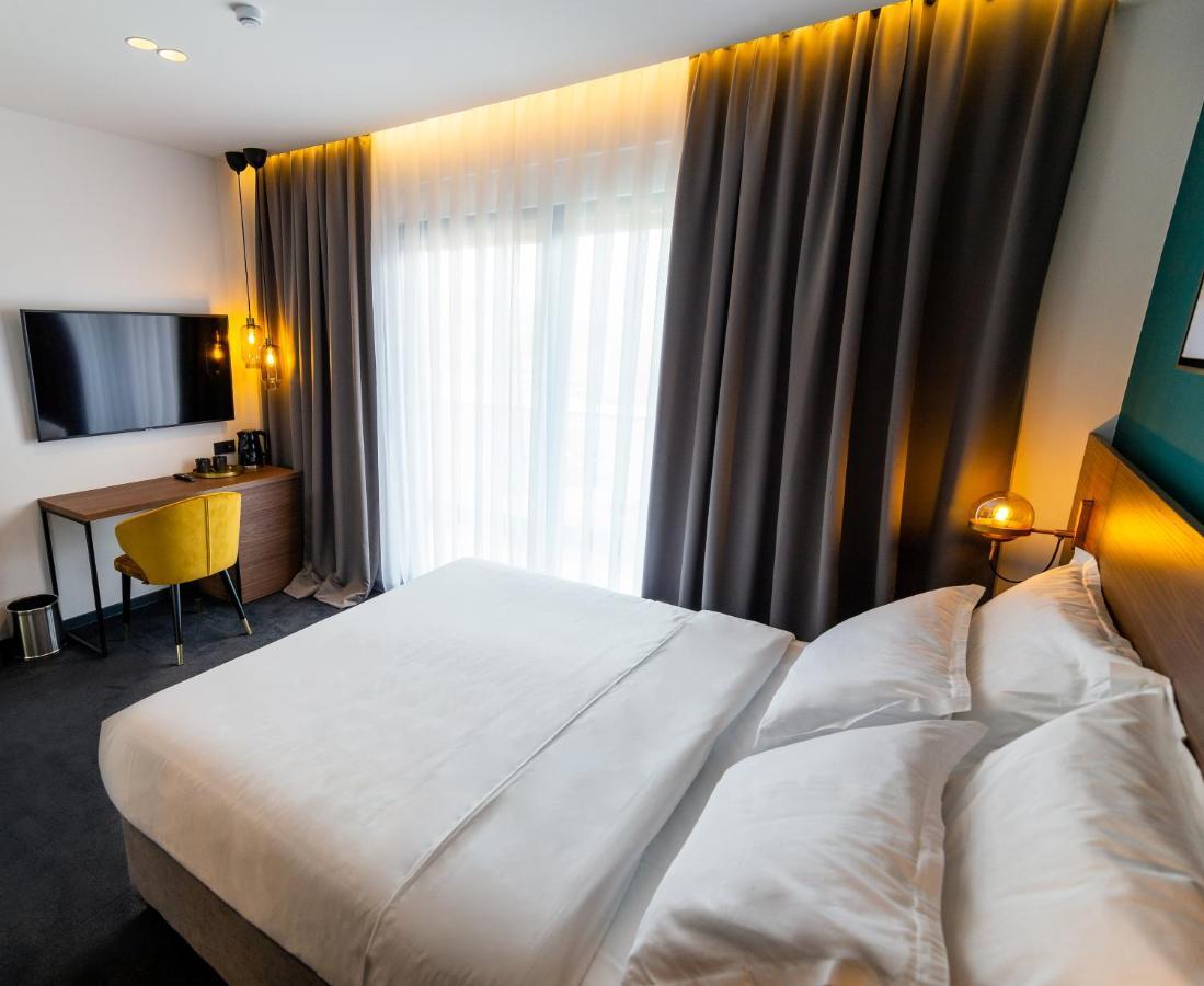 Boutique Rooms 76 伊莫茨基 外观 照片