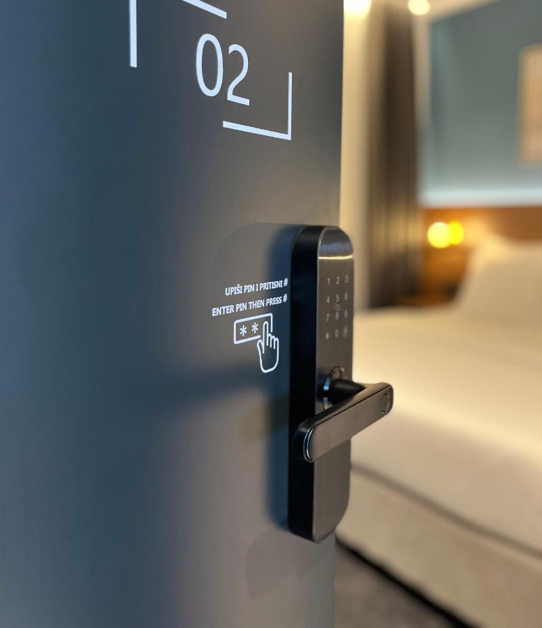 Boutique Rooms 76 伊莫茨基 外观 照片